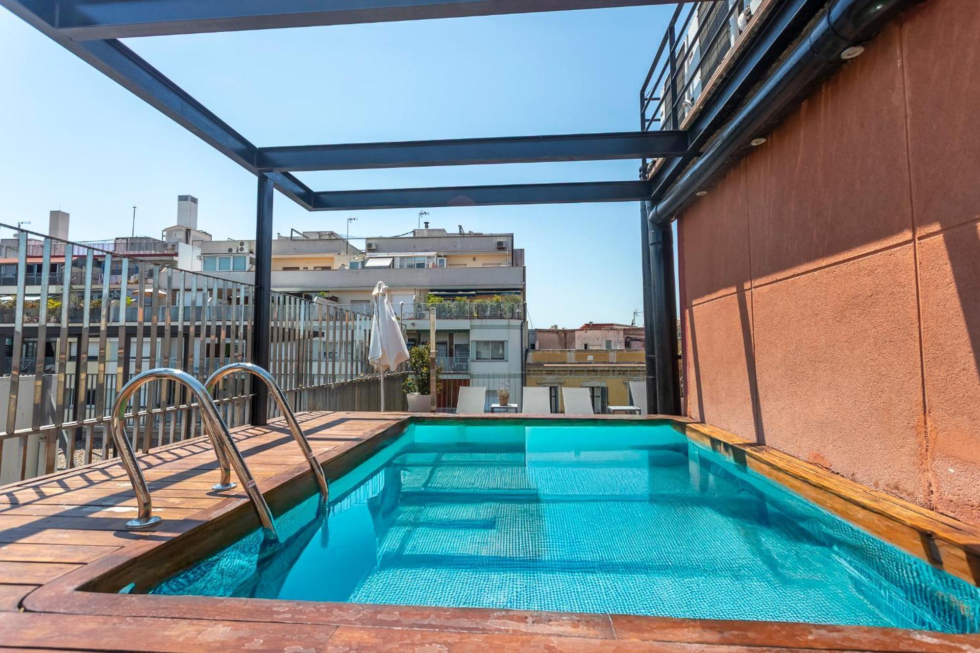 Apartamento con balcón